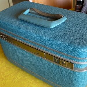 Vintage Samsonite Teal Travel Case